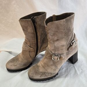 Truman's Womens Size 37 Tan Beige Suede Leather Boots